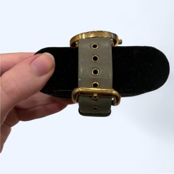 VTG Authentic Y2K Marc by Marc Jacobs Gold and Khaki Watch - Picture 7 of 8